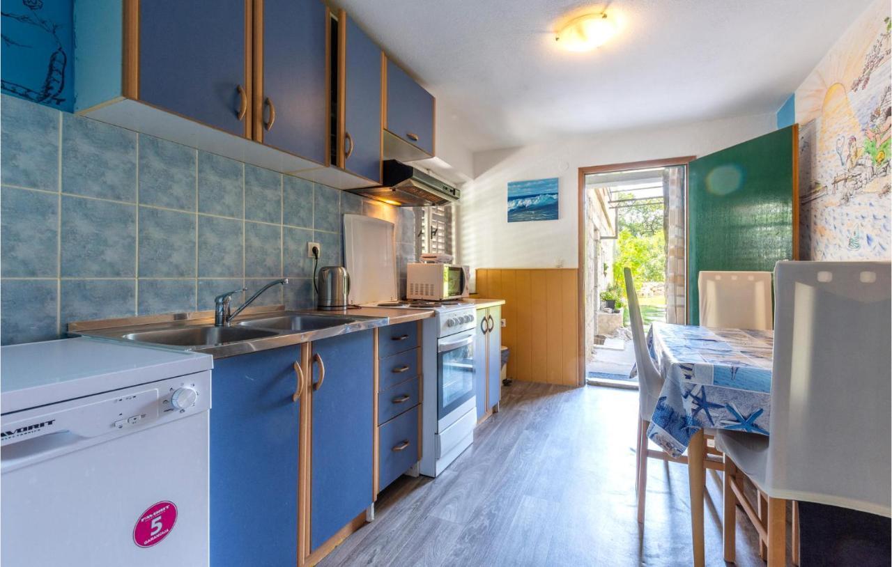 Lovely Apartment In Omis With Kitchen ภายนอก รูปภาพ
