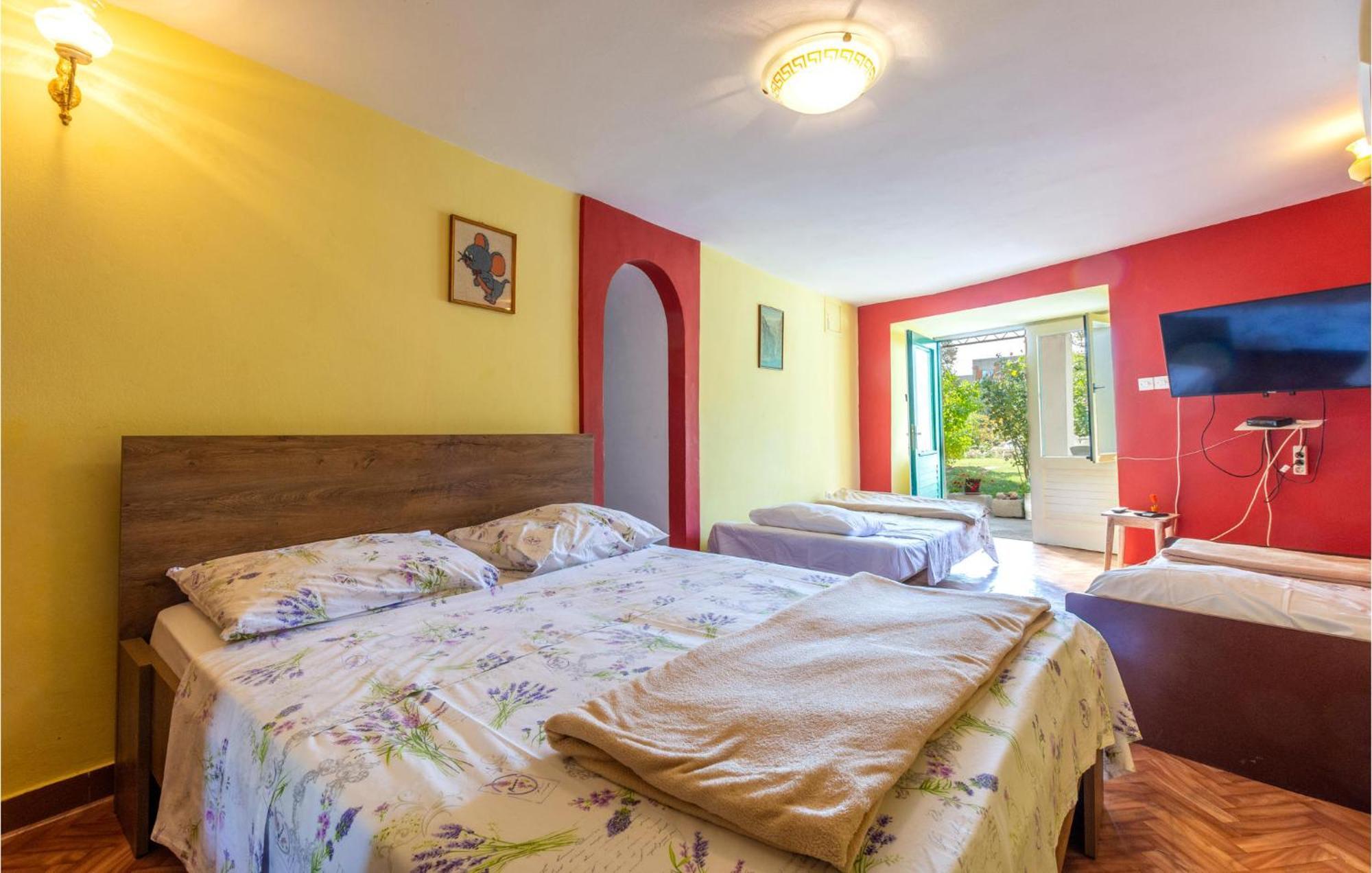 Lovely Apartment In Omis With Kitchen ภายนอก รูปภาพ