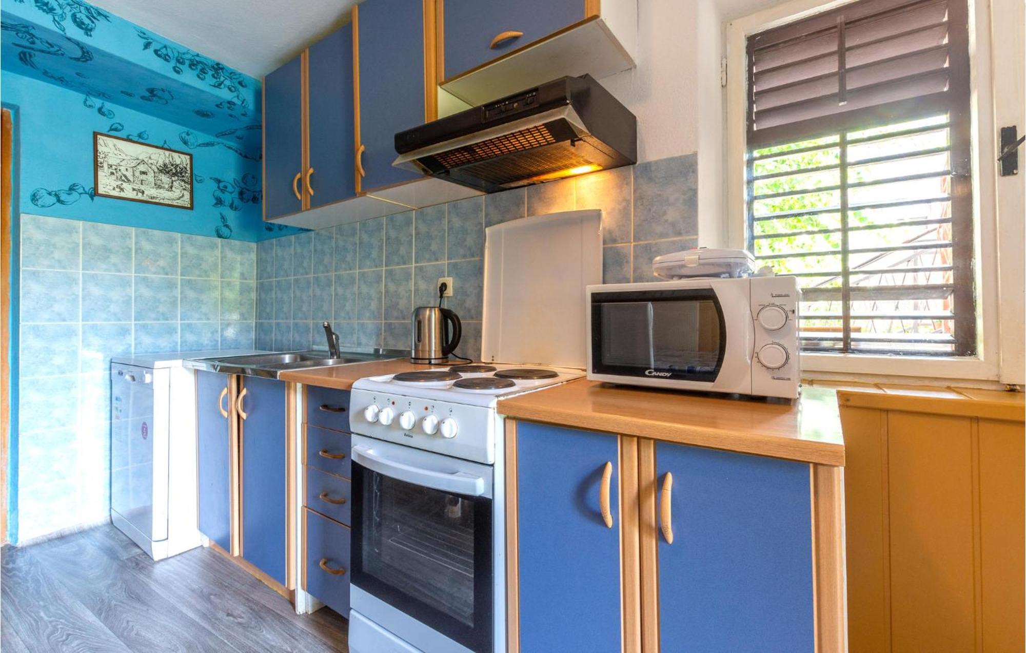 Lovely Apartment In Omis With Kitchen ภายนอก รูปภาพ