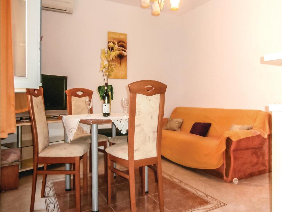 Lovely Apartment In Omis With Kitchen ภายนอก รูปภาพ
