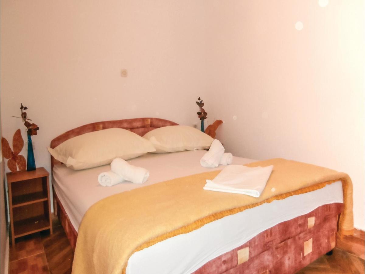 Lovely Apartment In Omis With Kitchen ภายนอก รูปภาพ