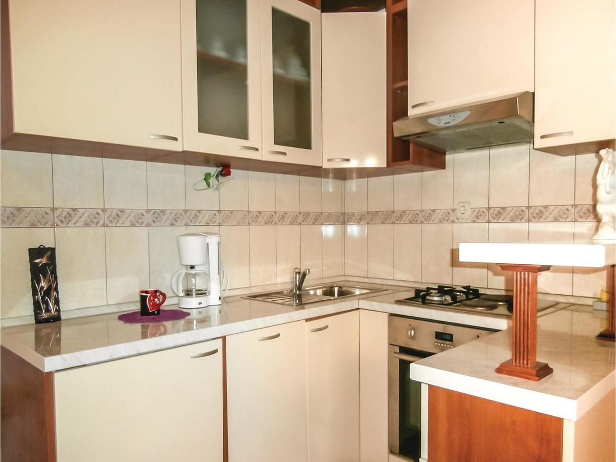 Lovely Apartment In Omis With Kitchen ภายนอก รูปภาพ